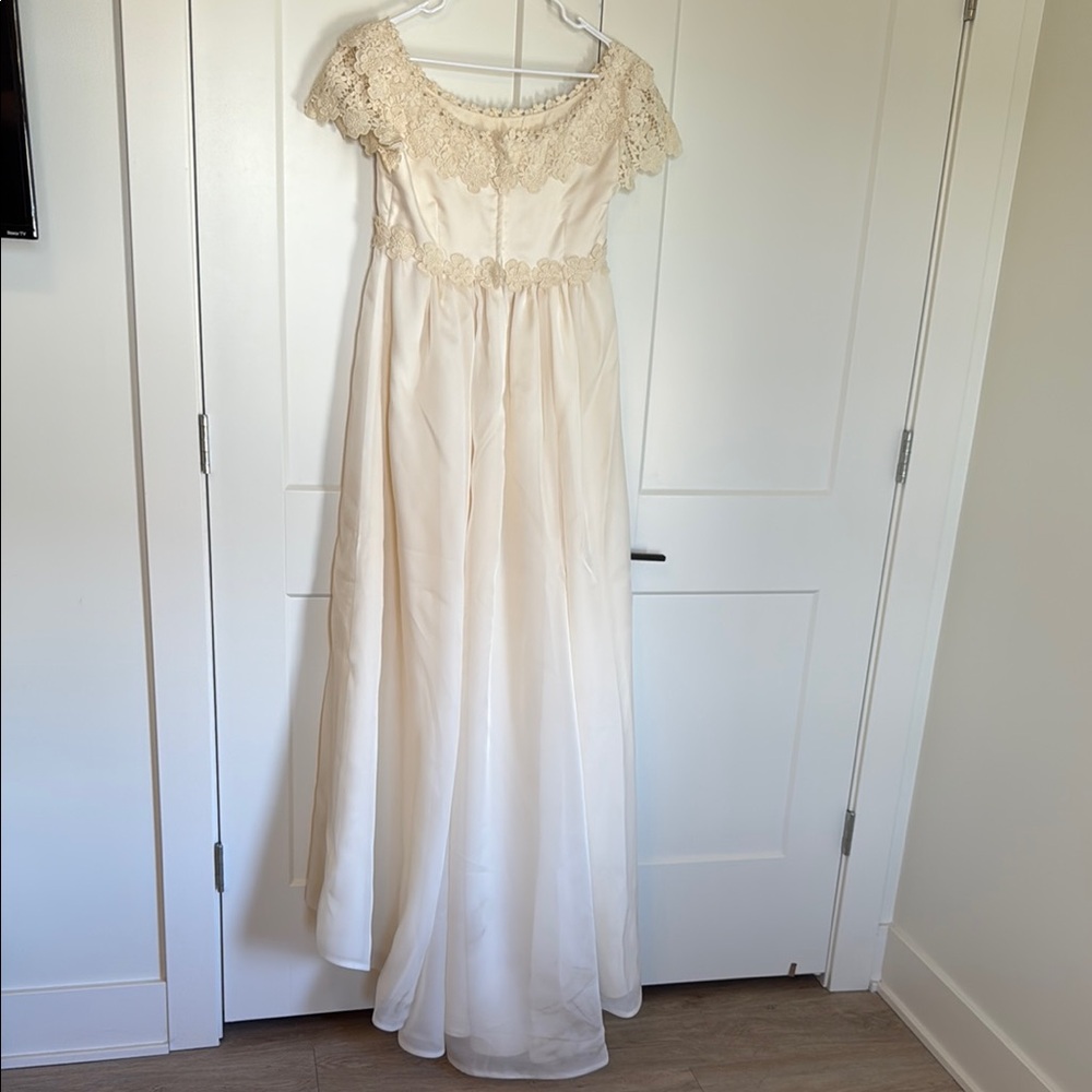 Elegant Cream Lace Gown with all the Bridgerton vibes